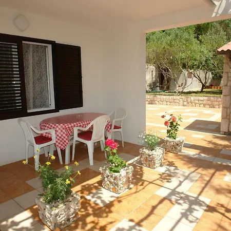 Andreja Apartamento Pag Town