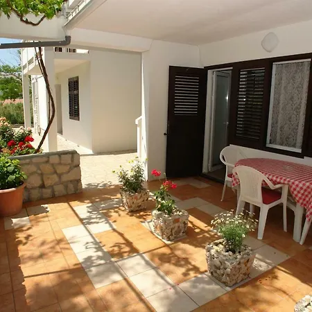 Appartement Andreja Pag Town